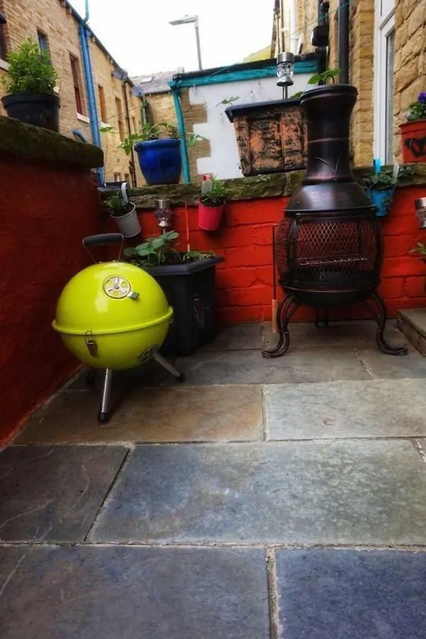 2 Bedroom Canal Side House Hebden Bridge Holiday home